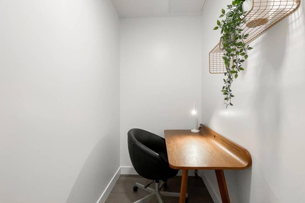 וונקובר Spacious New Apartment With Working Space@Oakridge מראה חיצוני תמונה